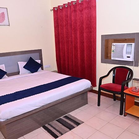 Hotel The Finch ปูรี ภายนอก รูปภาพ